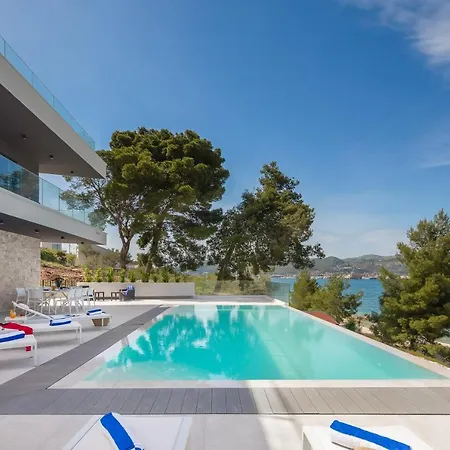 Villa Beachfront Milka With Pool *