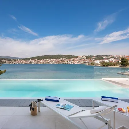 Villa Beachfront Milka With Pool *