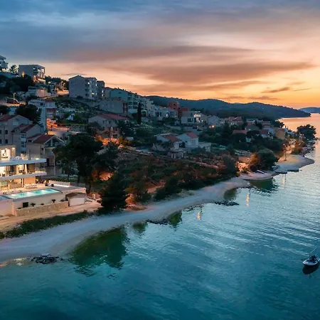 Beachfront Milka With Pool Villa *