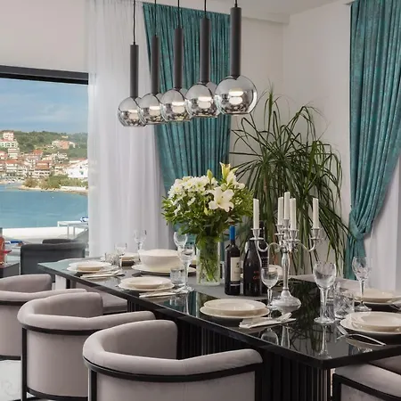 Beachfront Milka With Pool * טרוגיר