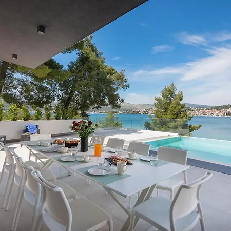 Villa Beachfront Milka With Pool