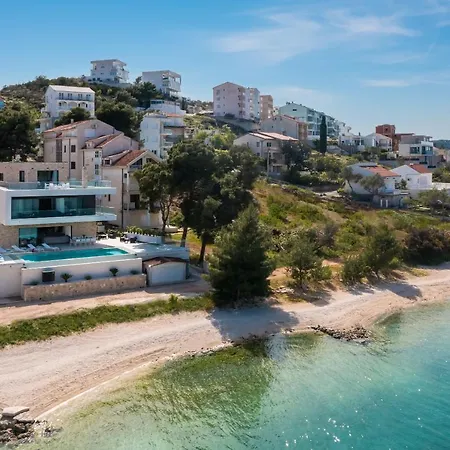 Beachfront Milka With Pool Villa *