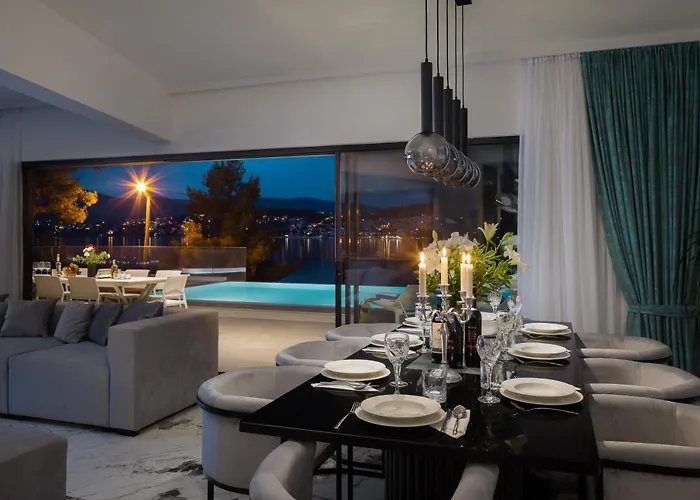Beachfront Milka With Pool 트로기르