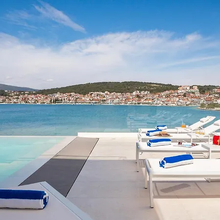 Beachfront Milka With Pool Вилла *