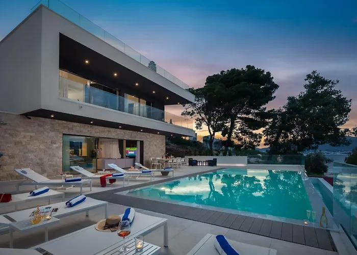 Beachfront Milka With Pool Trogir