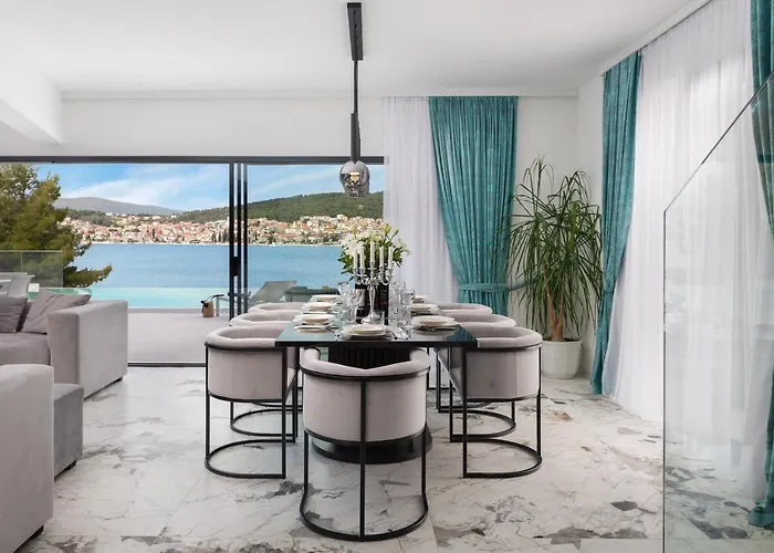 Beachfront Milka With Pool Vila