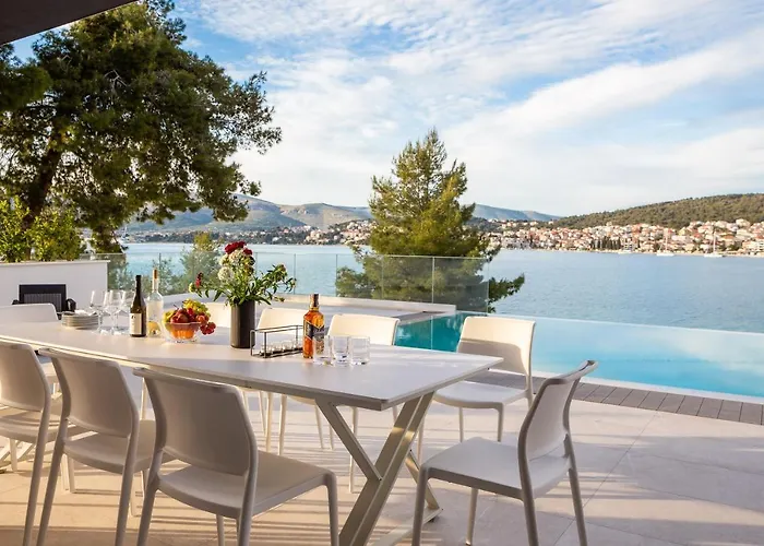 Beachfront Milka With Pool Vila Trogir