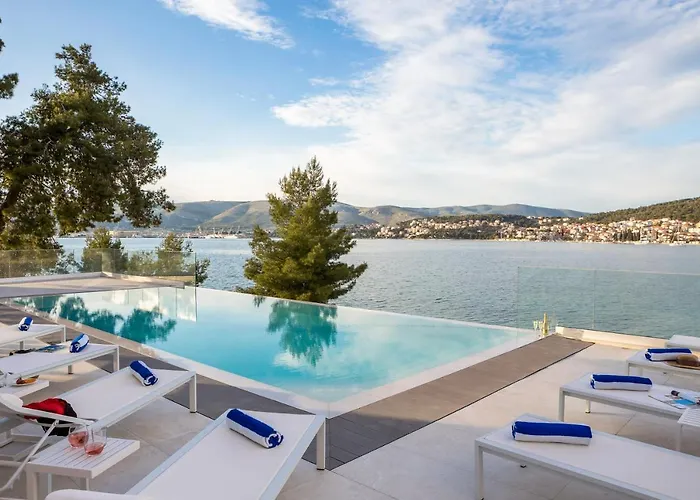 Beachfront Milka With Pool Vila
