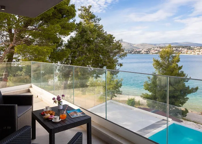 Beachfront Milka With Pool Vila *