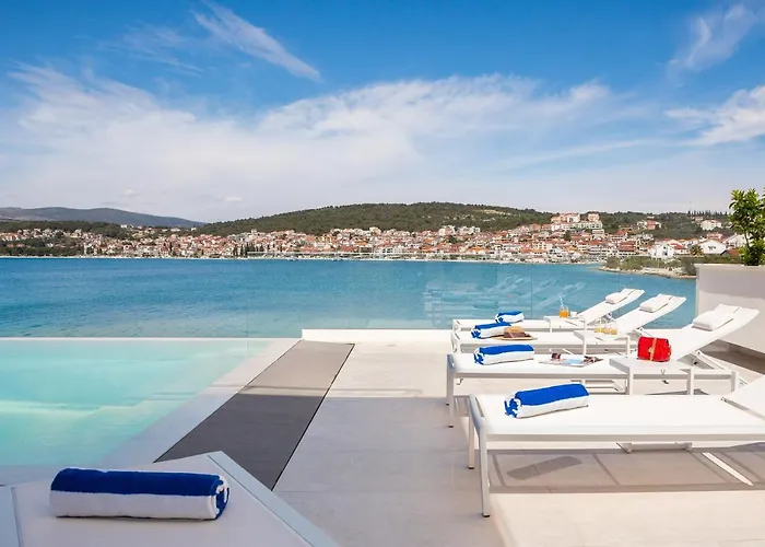 Beachfront Milka With Pool Vila *