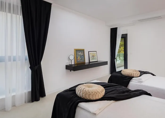 Beachfront Milka With Pool Vila Trogir