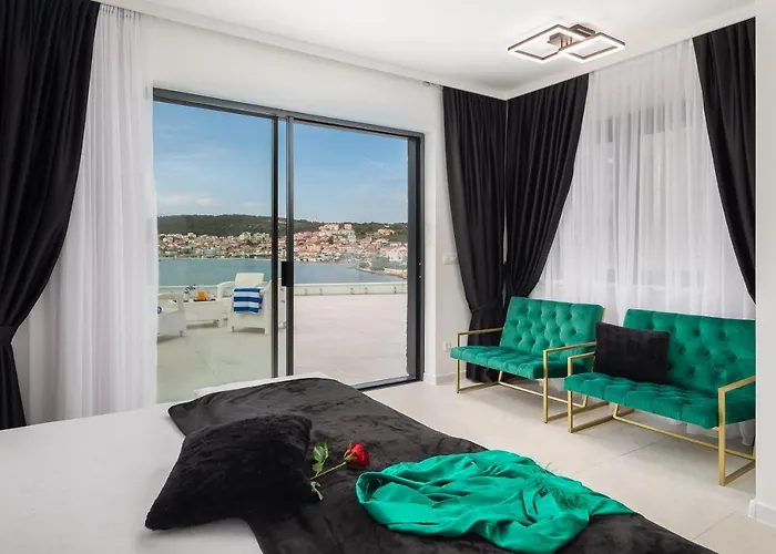 Vila Beachfront Milka With Pool *
