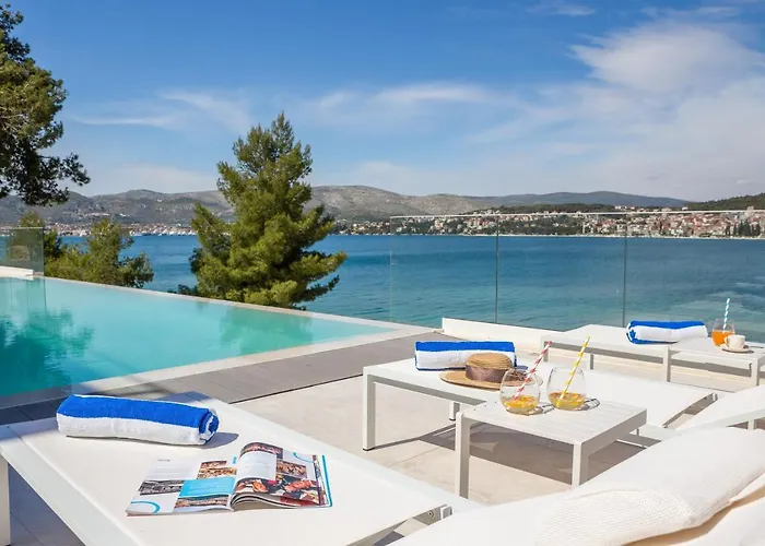 Beachfront Milka With Pool Vila Trogir