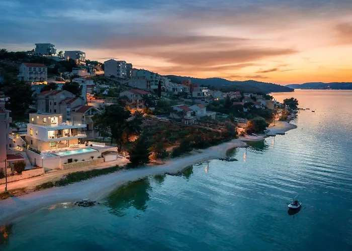 Beachfront Milka With Pool Vila *