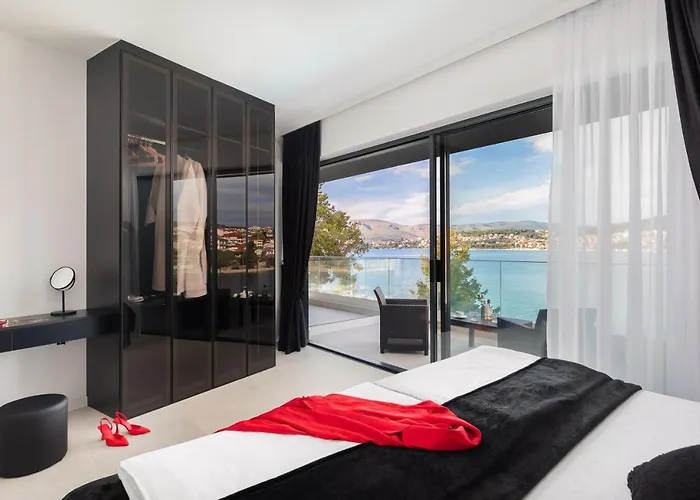 Vila Beachfront Milka With Pool Trogir